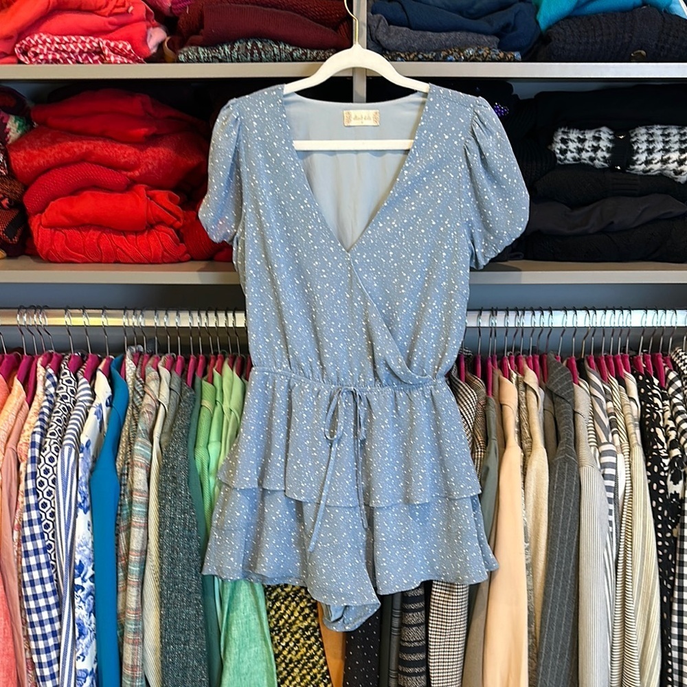 Altar’d State blue/white print short sleeve tie front lined romper size S